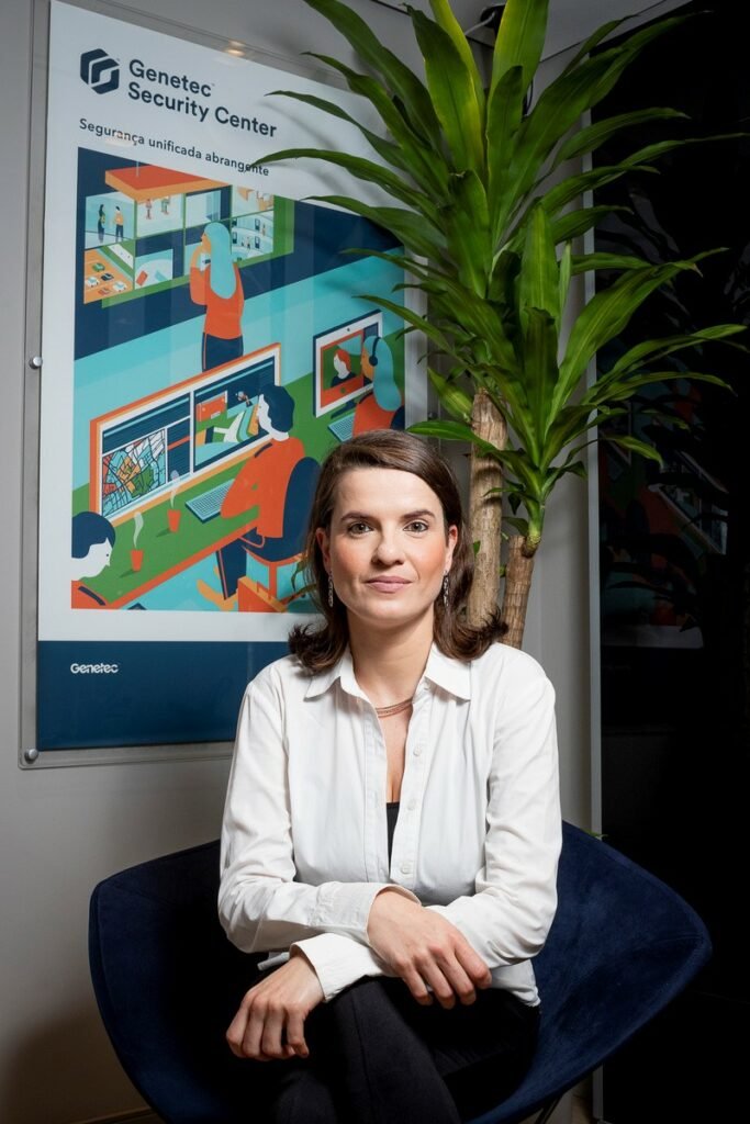  Andréa Mansano, gerente de desenvolvimento de Negócios da Genetec para a América Latina.