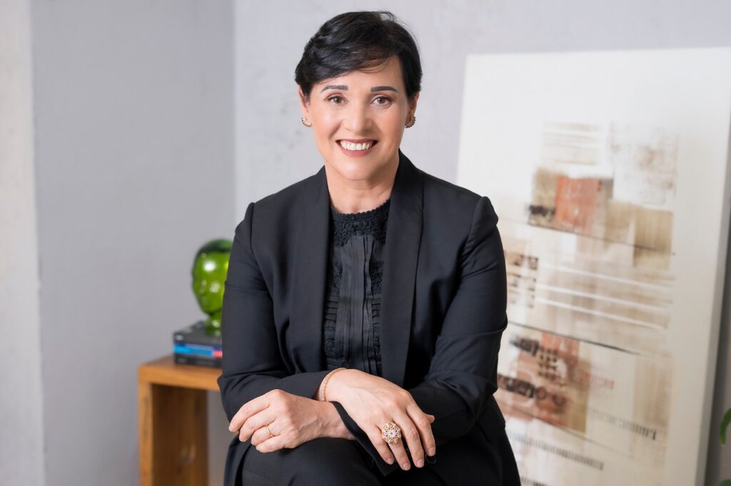  Maria Lourenço, diretora de Recursos Humanos da EA no Brasil