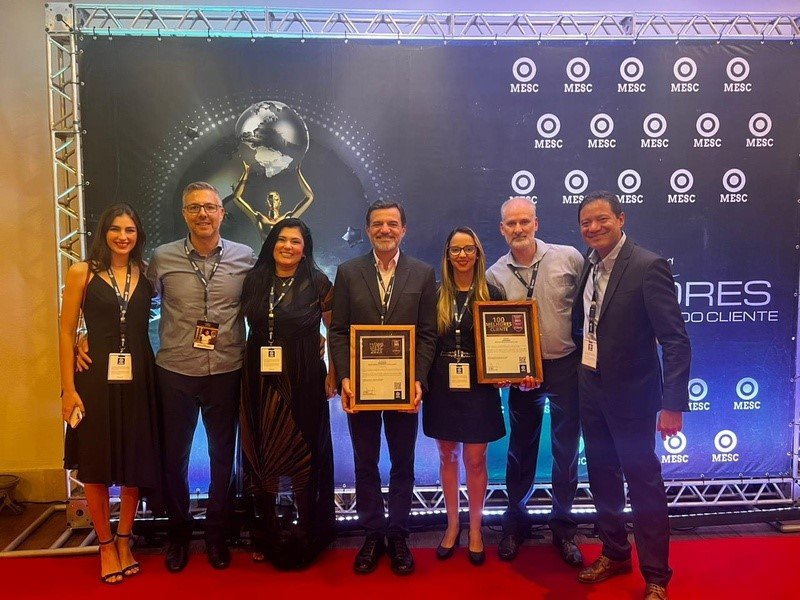 Equipe Rodobens: Marcella Magalhães Dias, analista de Marketing, Emerson Buassalli. superintendente de Operações, Priscila Aparecida Cardozo, gerente de Marketing, Líbano Miranda Barroso, CEO, Leticia Da Silva Camara Roberto, coordenadora de Relacionamento, Eliandro Gelinstiques, gerente de Relacionamento com Cliente, e Gustavo Adolfo Ferreira Ribeiro, diretor de Negócios Digitais