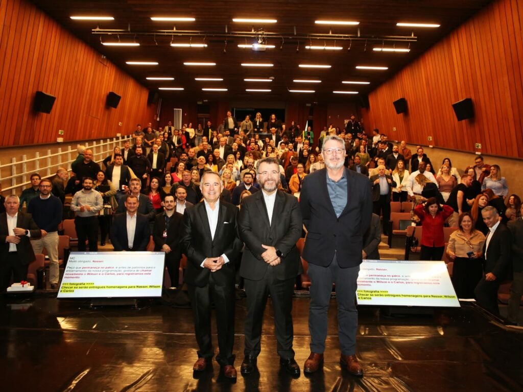 Encontro promovido pelo Sindicato dos Corretores de Seguros do Paraná (Sincor-PR) e pelo Instituto Superior de Seguros e Benefícios Brasil (ISB)