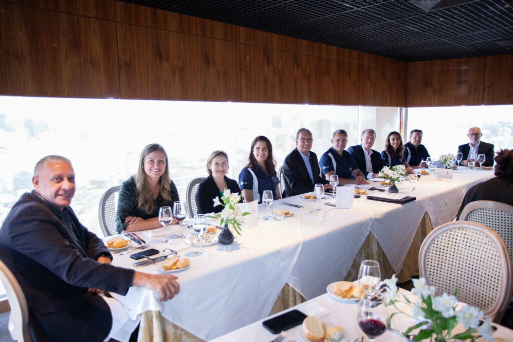 Divulgação - Almoço da Aconseg-SP recebe diretores da Allianz