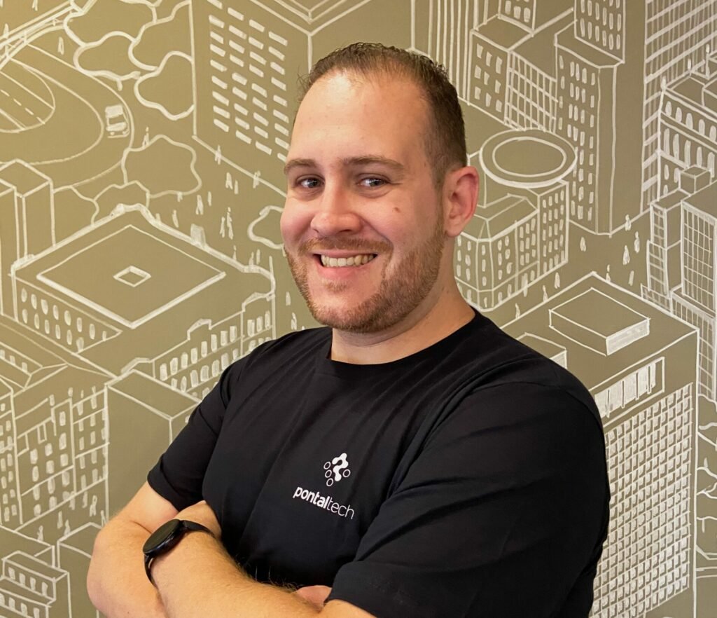 Luiz Correia é Head comercial da Pontaltech, empresa especializada em soluções integradas de voz, SMS, e-mail, chatbots e RCS.