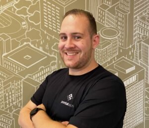 Luiz Correia é Head comercial da Pontaltech, empresa especializada em soluções integradas de voz, SMS, e-mail, chatbots e RCS.