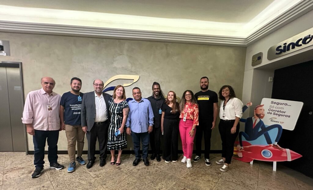 Presidente do Sincor-SP com jornalistas do setor na primeira edição de 2024 de seu Fórum com a Imprensa Especializada