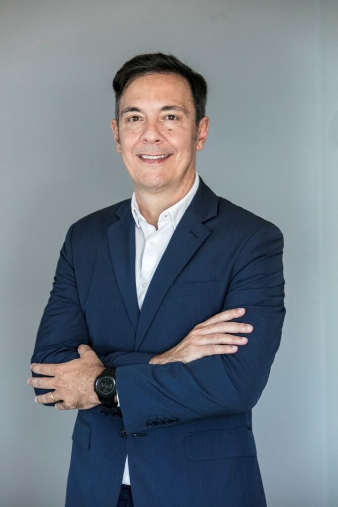 Eduardo Fazio de Arecippo Lima -
Diretor Comercial na Zurich Seguros
