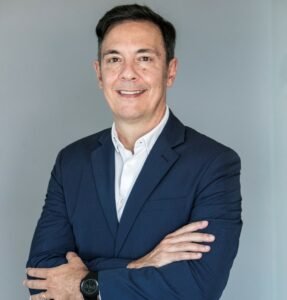Eduardo Fazio de Arecippo Lima - Diretor Comercial na Zurich Seguros