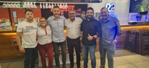 Evento CORPe e Humana Saúde em Londrina: (E/D) Edson, gestor Comercial Humana, Marisa Gouvea gestora Comercial CORPe, Rodrigo Góes, diretor Humana, Manoel Fontes, gerente Geral CORPe, Wagner Araújo, gerente Comercial Humana, e Dirceu canal, presidente CORPe.