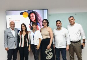 Da esquerda para a direita: Enio Miraglia, diretor social do CVG-RJ; Sonia Marra, diretora adjunta do CVG-RJ; Evelin Sampaio, gerente comercial (Vida, Previdência e Investimentos) da SulAmérica; Ester Teixeira, superintendente comercial (Saúde e Odonto) da SulAmérica; Lauro Barros e Leonardo Moreira gerentes comerciais da SulAmérica - Foto: Divulgação