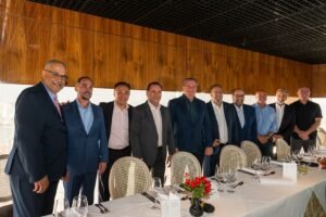 Gilberto Januário, Alexsandro Anselmo Priuli, Marcos Kobayashi, Alexandre Camillo, José Adalberto Ferrara, Álvaro Fonseca, Boris Ber, Marcelo Goldman, Manuel Matos e Adilson Lavrador