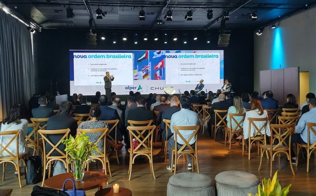 Mercado segurador discute cenário político-econômico global e seu impacto no Brasil