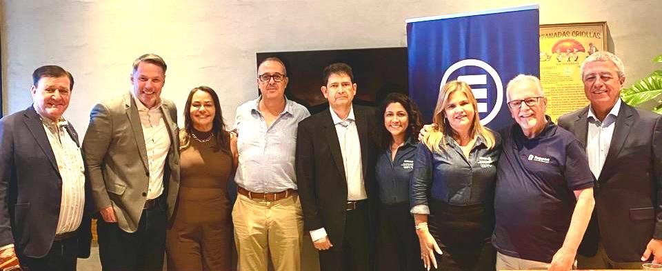 Foto: Da esquerda para direita: Gilberto Villela, segundo Secretário da Aconseg-RJ; Nelson Veiga, diretor Executivo Comercial da Allianz; Jaqueline Rocha, segunda Tesoureira da Aconseg-RJ; César Augusto Braga, primeiro Secretário da Aconseg-RJ; Eduard Folch, presidente da Allianz; Livia Prata, diretora Comercial RJ/ES da Allianz; Cristiane Abreu, gerente da Filial Assessoria Allianz; Joffre Nolasco, primeiro Tesoureiro da Aconseg-RJ e Luiz Philipe Baeta Neves, presidente da Aconseg-RJ – Foto: Divulgação
