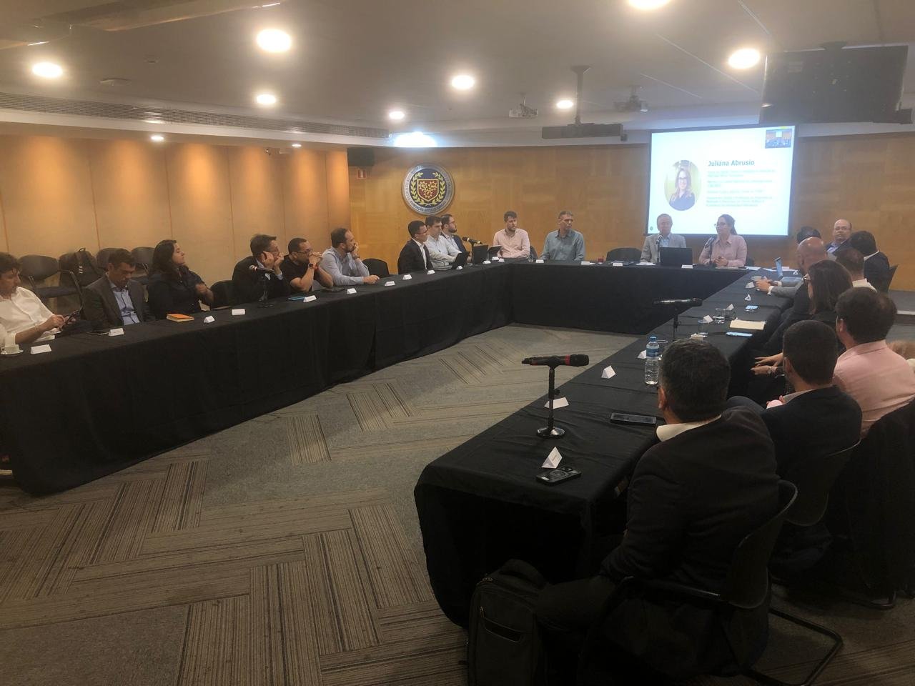 Pesquisadores debatem com representantes do mercado sobre Seguro Cibernético