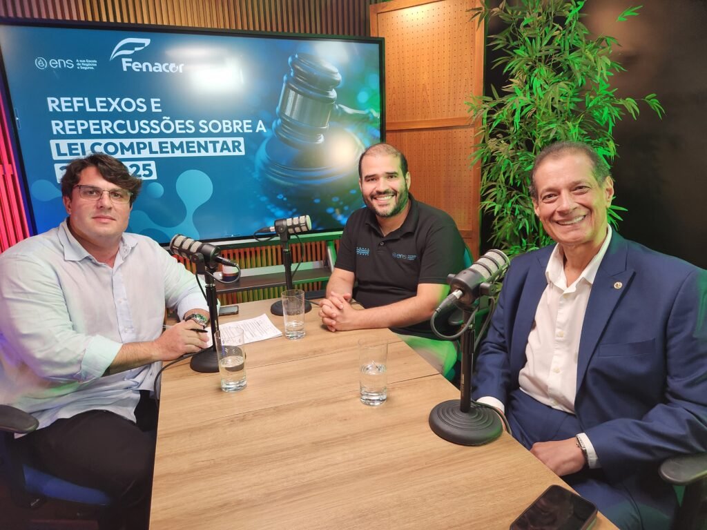 Augusto Coelho (ENS), Lucas Vergilio (ENS) e Armando Vergilio (Fenacor)