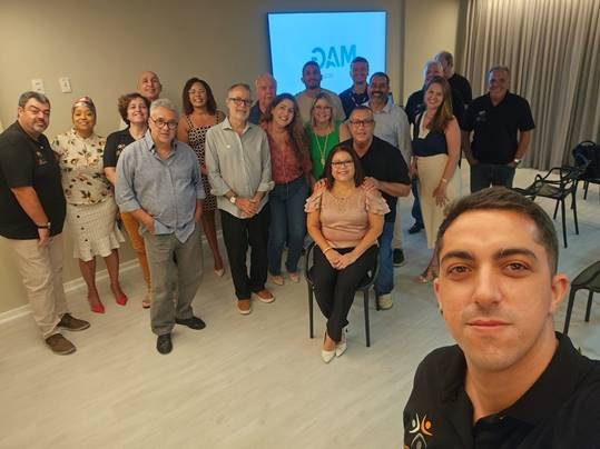 Diretores e associados do CCS-RJ presentes na palestra da MAG