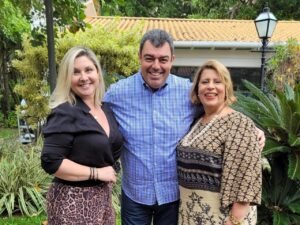 Dayse Magesti; Marco Aurélio Marques e a presidente Fátima Monteiro