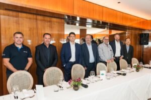 Flavio Rewa, Alexandre Camillo, Eduard Folch, Álvaro Fonseca, Boris Ber, Nelson Veiga e Fabio Morita (crédito: Antranik Photos)