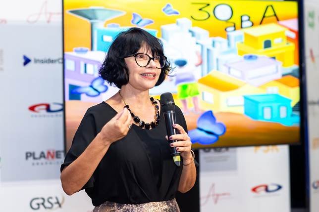 Foto por Ayumi Yamamoto : Rose Oliveira, diretora da ABA, no jantar em comemoração aos 30 anos da instituição.