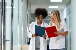 Médicas (Freepik)