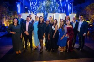 O staff da BVIX com as colaboradoras homenageadas. Da esquerda para direita: Valéria Nogueira, Paloma Palácio, Luciana Potente, Patricia Mariano, Bruna Oliveira, Irene Moura, Gracielle Silva, Bianca Sousa, Polyanna Almeida