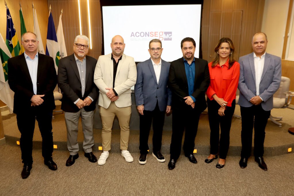 Rogério Gebin (SindSeg MG/GO/MT/DF), João Paulo Mello (CSP-MG), Gustavo Bentes (Sincor-MG), Landulfo Ferreira (advogado e palestrante), Robson Carneiro (Aconseg-MG), Karine Brandão (MAPFRE) e Jader Abreu (Aconseg-MG)