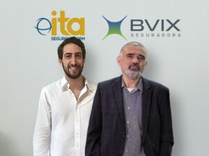 Fernando Nunez diretor da ITA Seguro Viagem (E) e Ed de Almeida Carlos, Diretor de Planejamento e Comercial da BVIX (D)
